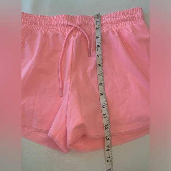 NWOT ZYIA ACTIVE Women’s Pink FLOW SHORTS Size small Lined Scallop Hem (i) - Picture 2 of 8